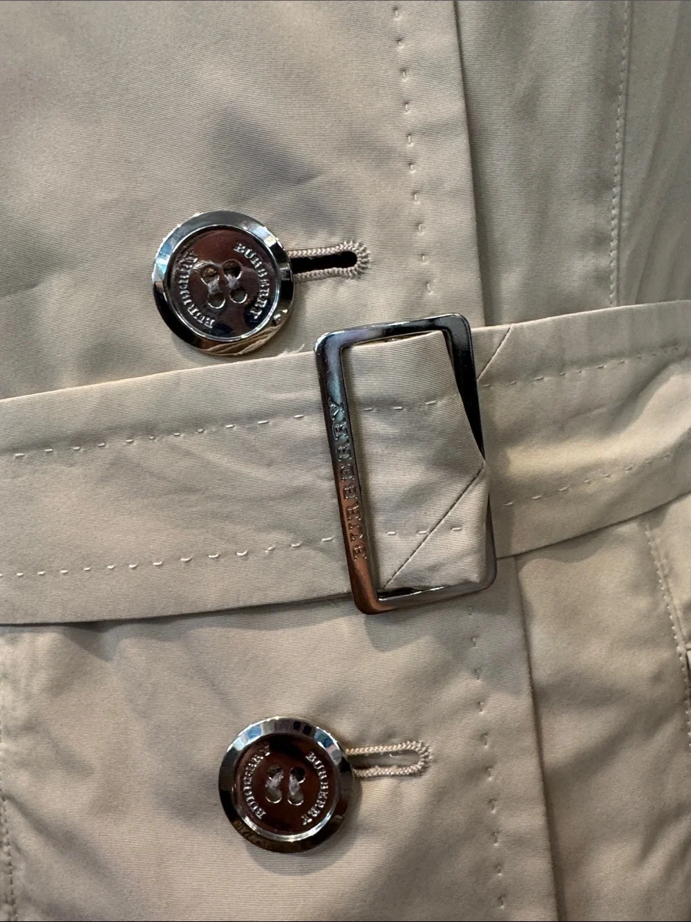 Authentic Burberry Beige Women's Trench Coat with Belt - Picture 5 of 15